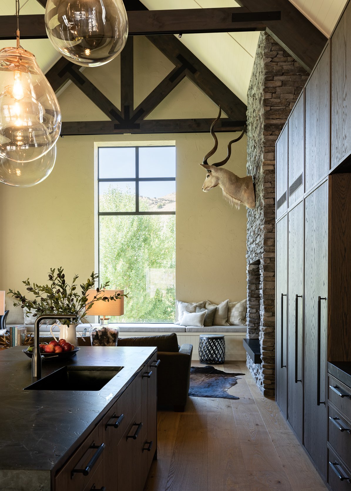 2203_SPACESTUDIO_TWO-BARNS-INTERIOR_72dpi-002