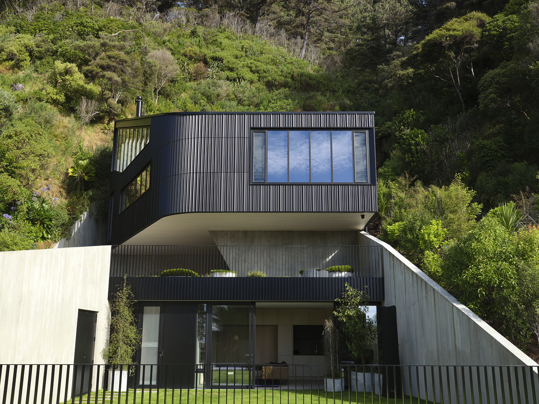 Eastbourne House_01_Ultra Marbled Oak_Millboard Limed Oak_Mark Smith_Forte