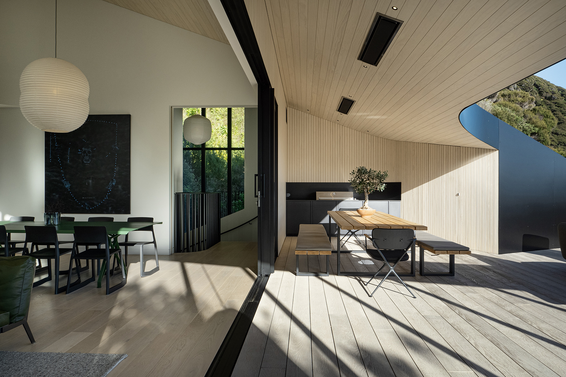 Eastbourne House_08_Ultra Marbled Oak_Millboard Limed Oak_Julia Kennerley_Forte