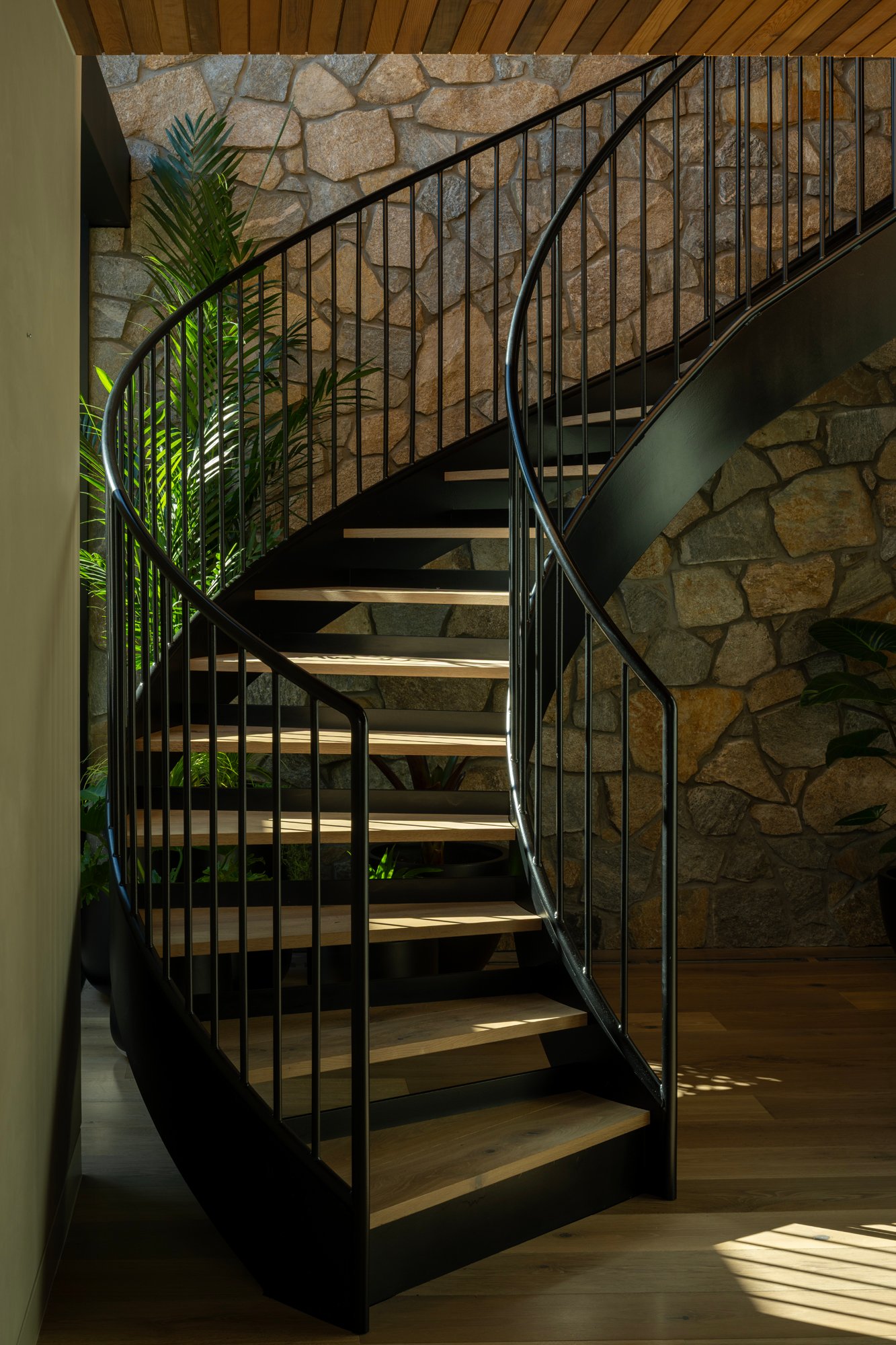 Project Sunset_02_Artiste Refined Van Gogh_Millboard Golden Oak_Forte_LR