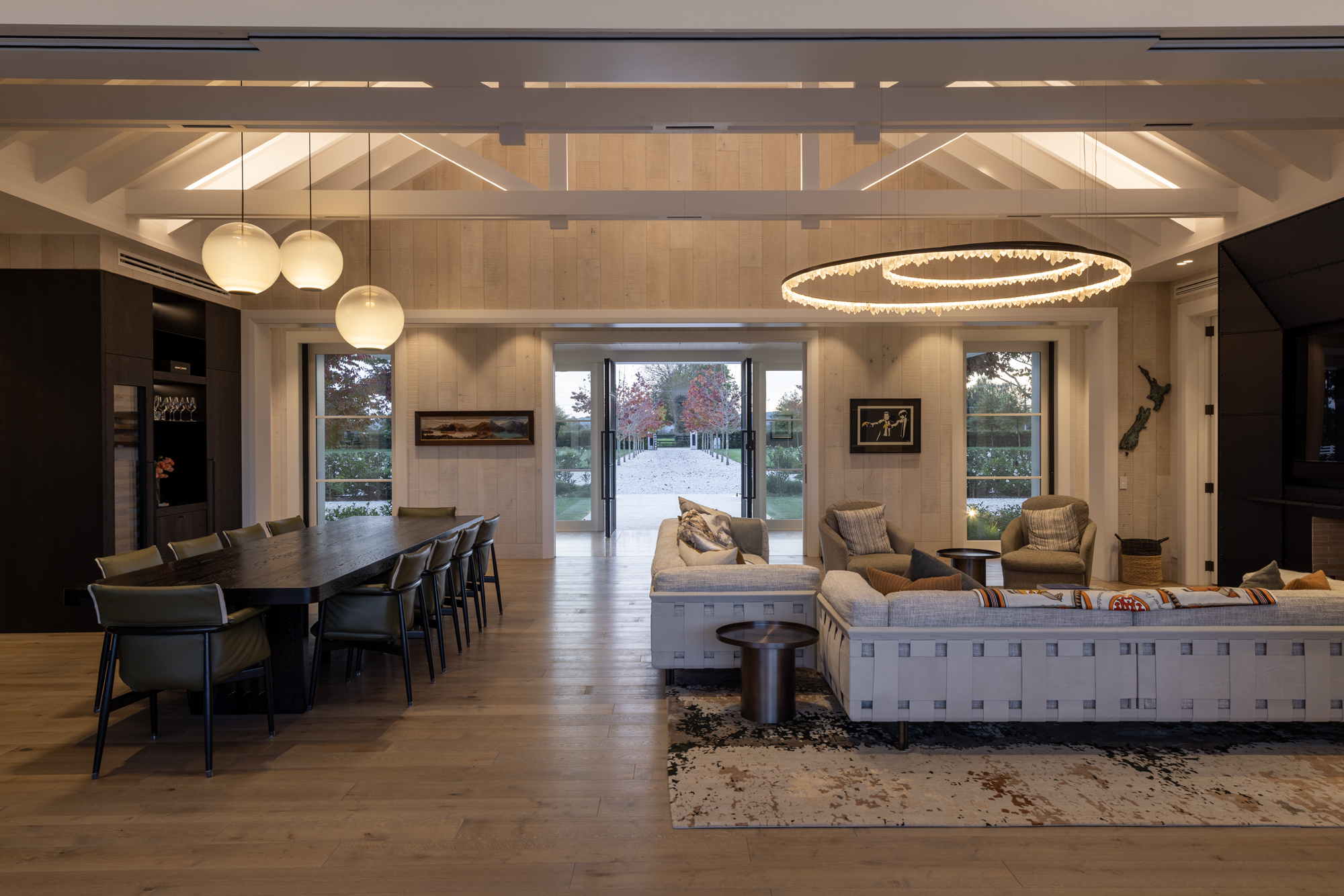 Stud Farm Residence_02_Tactile Loft White & Ebony_Simon Devitt_Forte