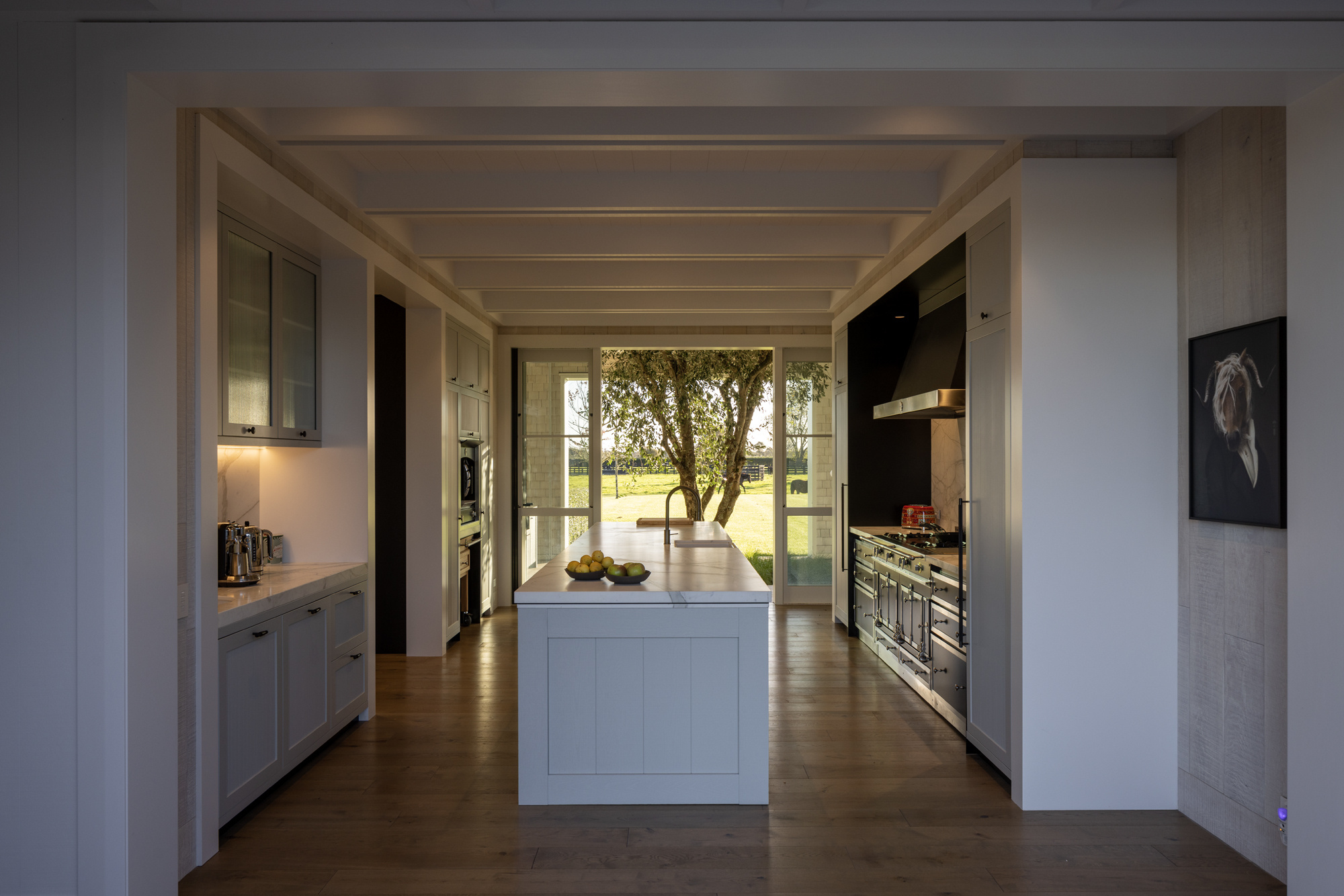 Stud Farm Residence_04_Tactile Loft White & Ebony_Simon Devitt_Forte