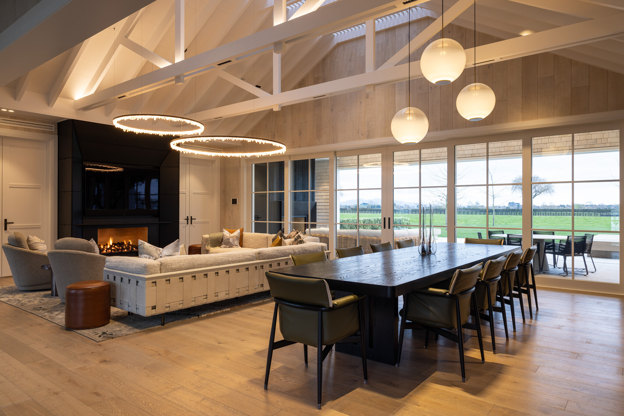 Stud Farm Residence_10_Tactile Loft White & Ebony_Mark Scowen_Forte