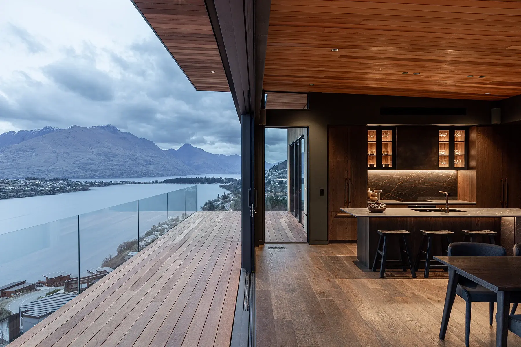How To Create The Perfect Timber Decking Entertaining Area